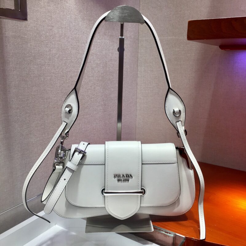 PRADA普拉达进口小牛皮+进口软羊皮内里斜挎包1BD168