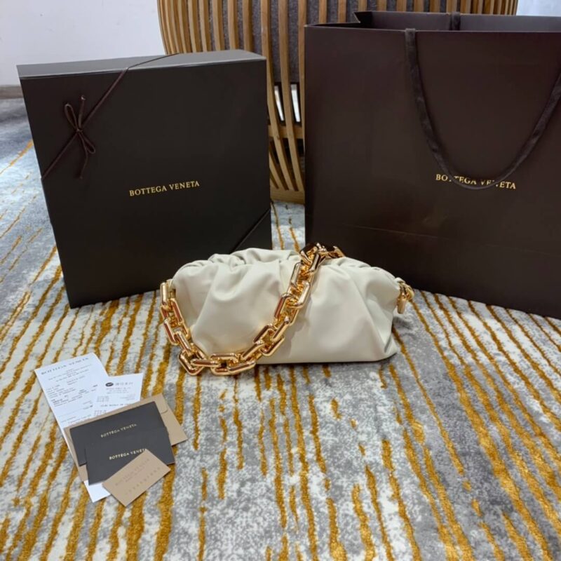 Bottega Veneta ๐๐๐ ๐พ๐๐ผ๐๐ ๐๐๐๐พ๐ 31CM BAG 620230็ฝ่ฒ/้้พ