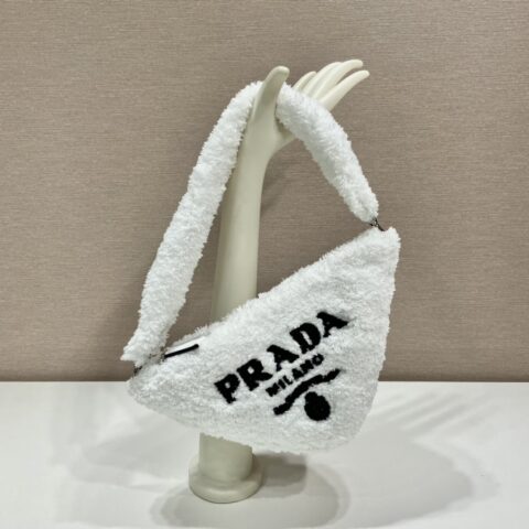 PRADA普拉达柔软毛圈织物迷你三角包1NE043