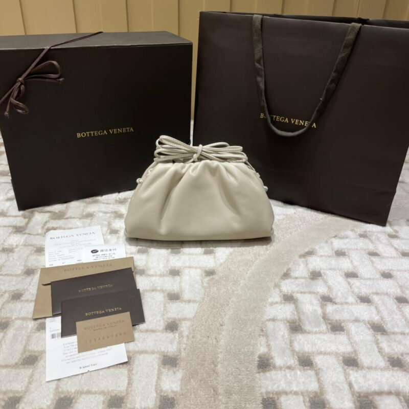 Bottega Veneta ๐๐๐ ๐๐๐๐ ๐๐๐๐พ๐ 22CM ไบๆตๅ
585852็ฝ่ฒ