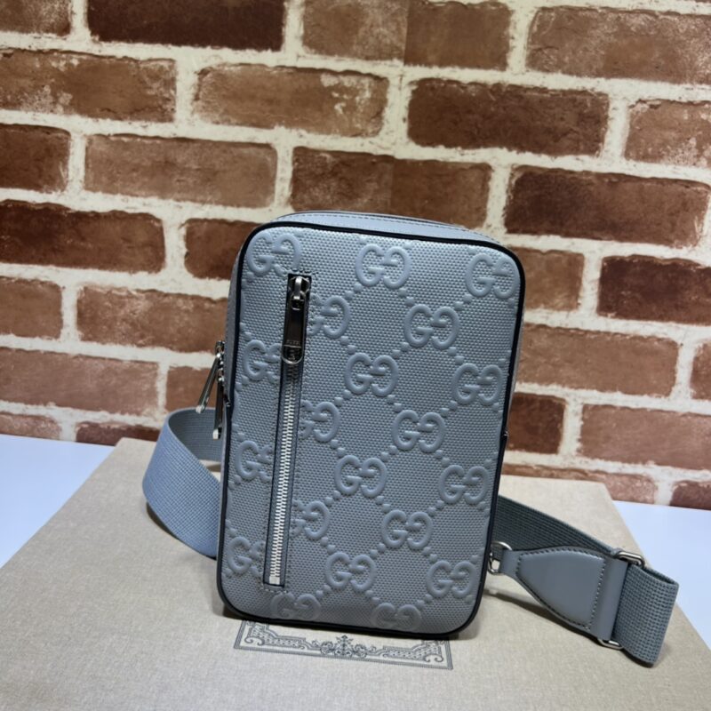 GUCCI古驰GG印花压纹单肩斜挎包700431