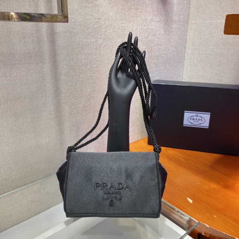 PRADA普拉达Vintage中古斜跨包1BD666