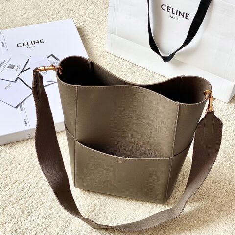 CELINE赛琳Sangle Seau 荔枝纹牛皮水桶包176593