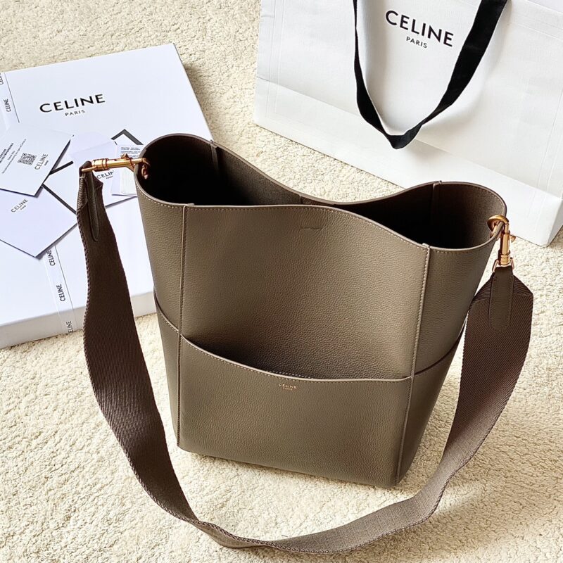 CELINE赛琳Sangle Seau 荔枝纹牛皮水桶包176593