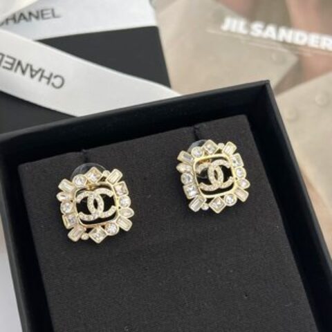 新款☑️CHANEL香奈儿 c2 双c 方形满钻耳钉耳环