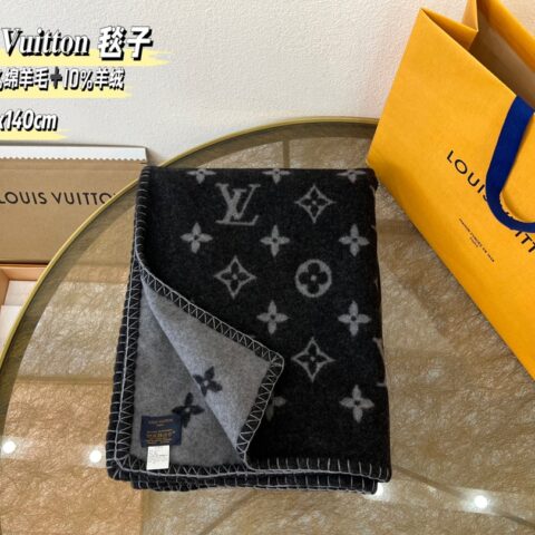 LV路易威登Neo monogram毯子m76032