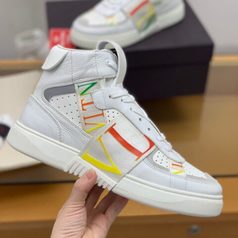 VALENTINO华伦天奴 六条橡胶效果VLTN logo绑带男女情侣款运动鞋