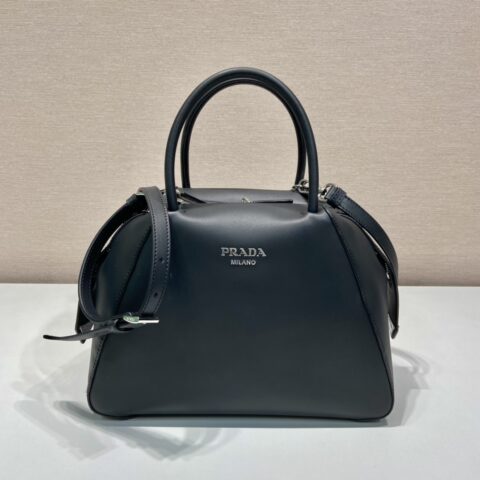 PRADA普拉达2022秋冬时装秀牛皮保龄球包1BA366