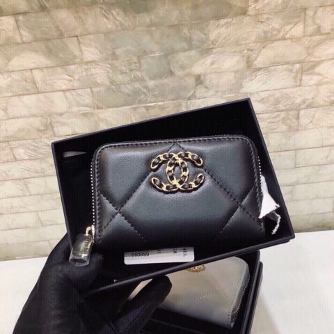 Chanel 经典菱格纹19羊皮金色大cc logo 拉链卡包 AP0949黑色