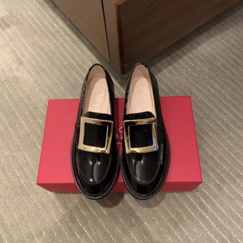 Roger Vivieri 高端水镀RV扣女士皮鞋