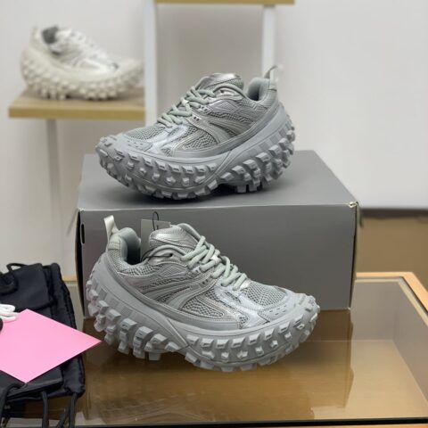BALENCIAGA巴黎世家 尼龙和网布材质巴黎情侣款鞋