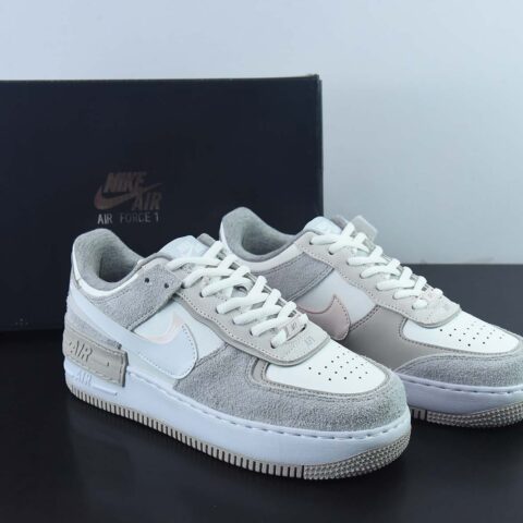 NK WMNS Air Force 1 Shadow全新少女系解构主义设计 空军一号马卡龙低帮休闲板鞋 货号:FB7172-111