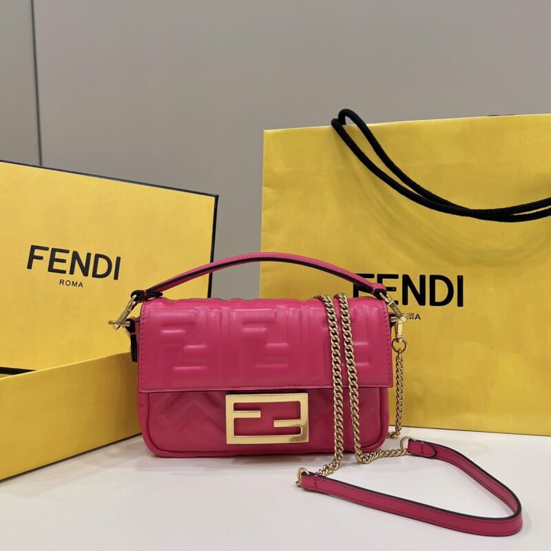 FENDI芬迪经典款法棍翻盖斜挎手提包0135S