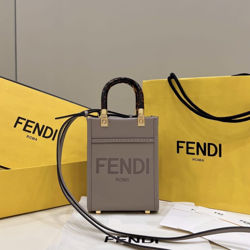 FENDI芬迪全牛皮搭配琥珀手柄手袋8376