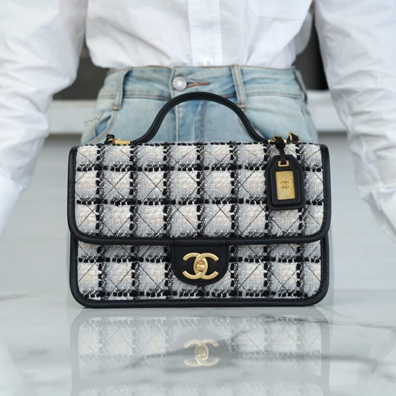 CHANEL 22K 长款 黑白格花呢邮差豆腐包 AS3653