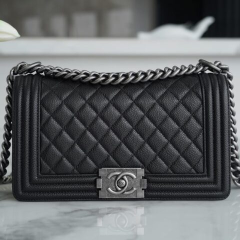 CHANEL LEBOY25 正品皮黑色银扣大球纹口盖包 A67086