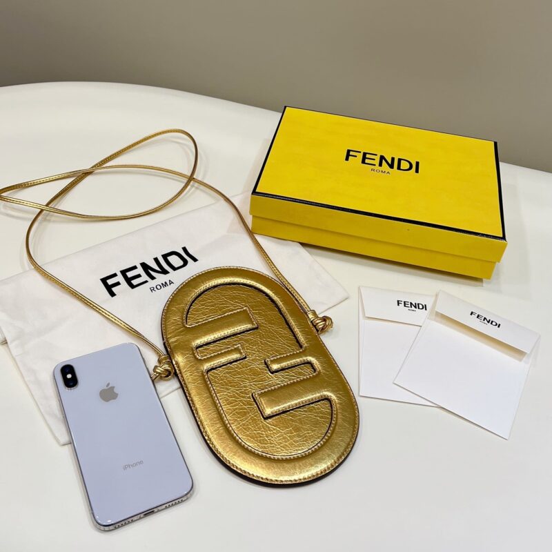 FENDI芬迪发光皱牛皮小巧迷你手机包8526A