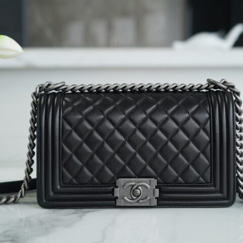 CHANEL LEBOY25 黑色银扣小羊皮口盖包 A67086