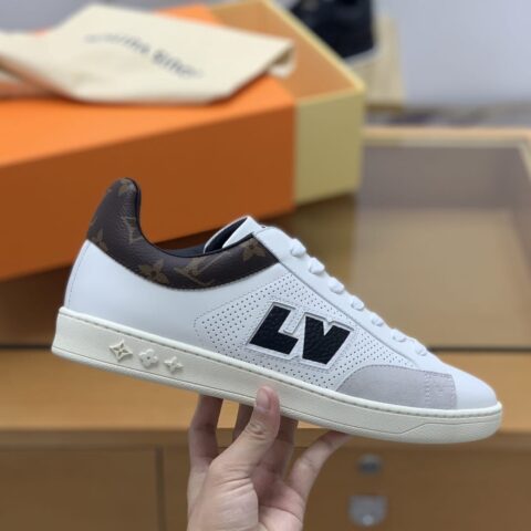 LV/路易威登 白色橡胶外底压印Monogram花卉男士运动鞋