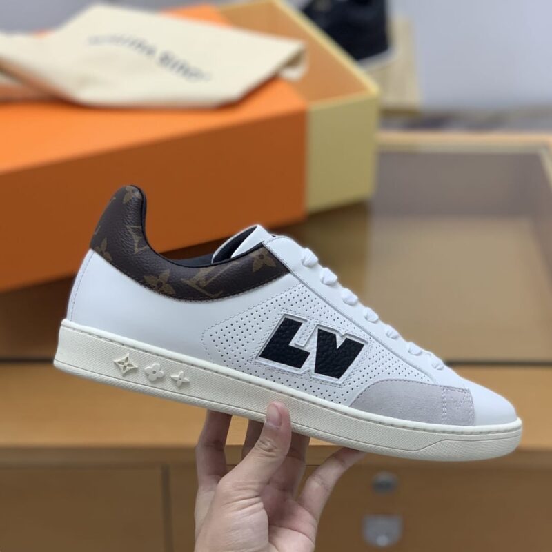 LV/路易威登 白色橡胶外底压印Monogram花卉男士运动鞋