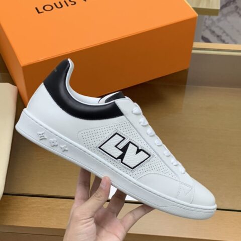 LV/路易威登 白色橡胶外底压印Monogram花卉男士运动鞋