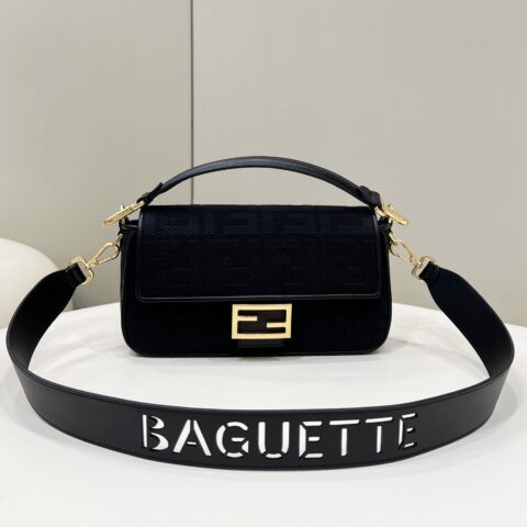 FENDI芬迪双FF立体刺绣Baguette手袋8598