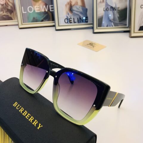 Burberry巴宝莉2023新款大方框太阳眼镜