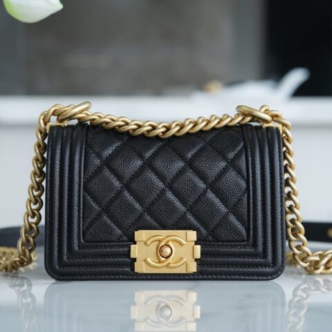 CHANEL 22A 新款Mini Leboy 15CM 荔枝纹小牛皮口盖包 A67364黑色