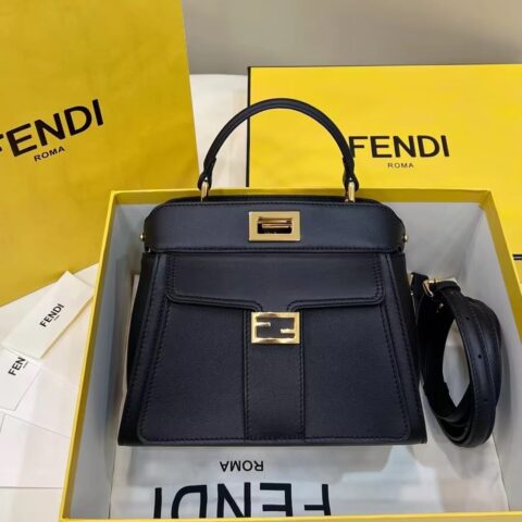 FENDI芬迪牛皮材质Peekaboo手袋8596S