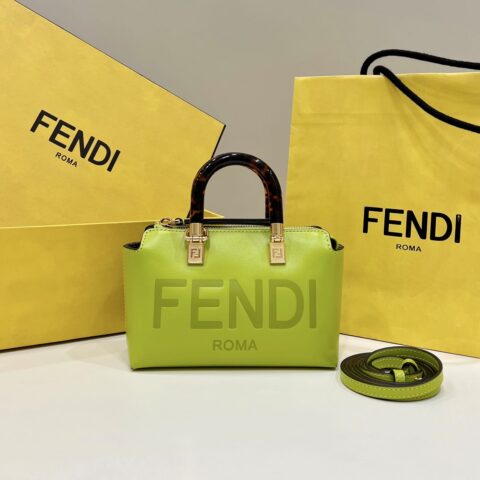 FENDI芬迪小牛皮材质迷你手袋8570