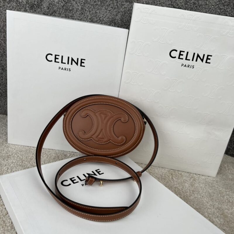 CELINE赛琳TRIOMPHE 光滑牛皮革斜挎椭圆形月饼包101703