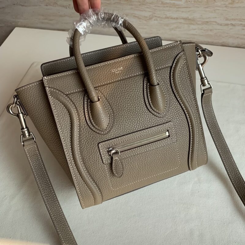 CELINE赛琳卡其荔枝纹LUGGAGE NANO转鼓小牛皮手袋189243