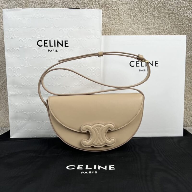 CELINE赛琳BESACE TRIOMPHE 光滑牛皮革手袋111233