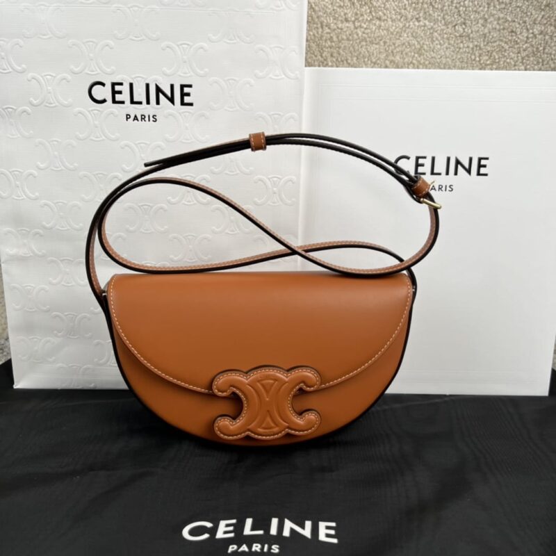 CELINE赛琳BESACE TRIOMPHE 光滑牛皮革手袋111233
