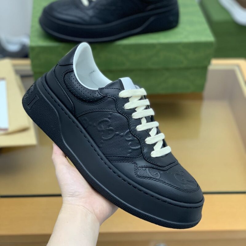 Gucci古驰 采用牛皮材质GG印花压纹情侣款运动鞋