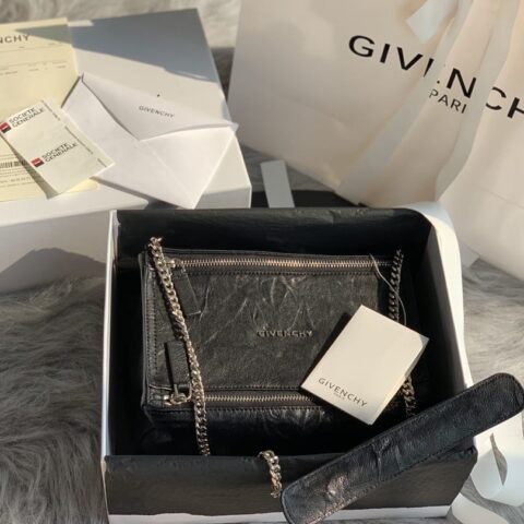 Givenchy纪梵希褶皱小牛皮手袋112