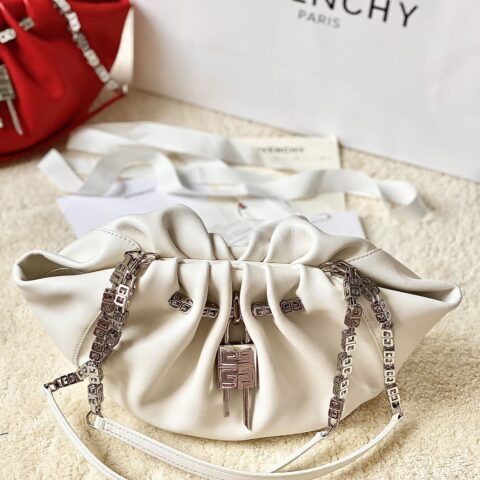 Givenchy纪梵希最新款链条云朵包299102