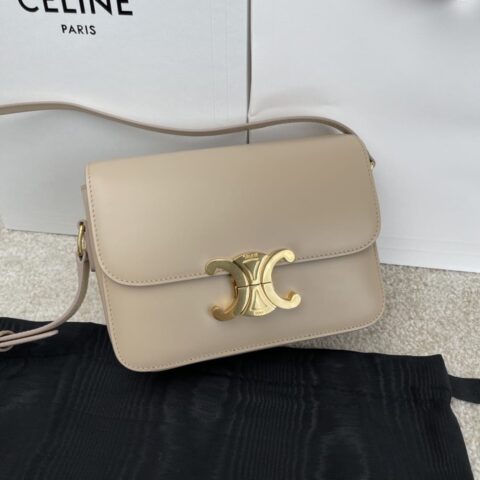 CELINE赛琳TRIOMPHE 肉粉色小号亮泽小牛皮手袋188423