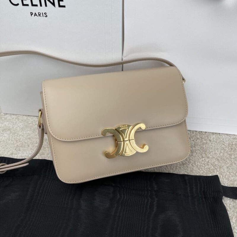 CELINE赛琳TRIOMPHE 肉粉色小号亮泽小牛皮手袋188423