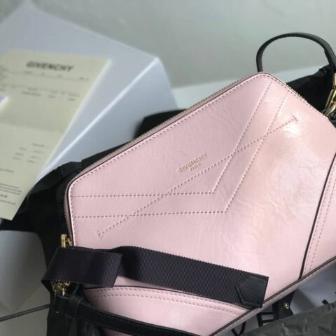 Givenchy纪梵希小牛皮肩带lD XBODY单肩包399
