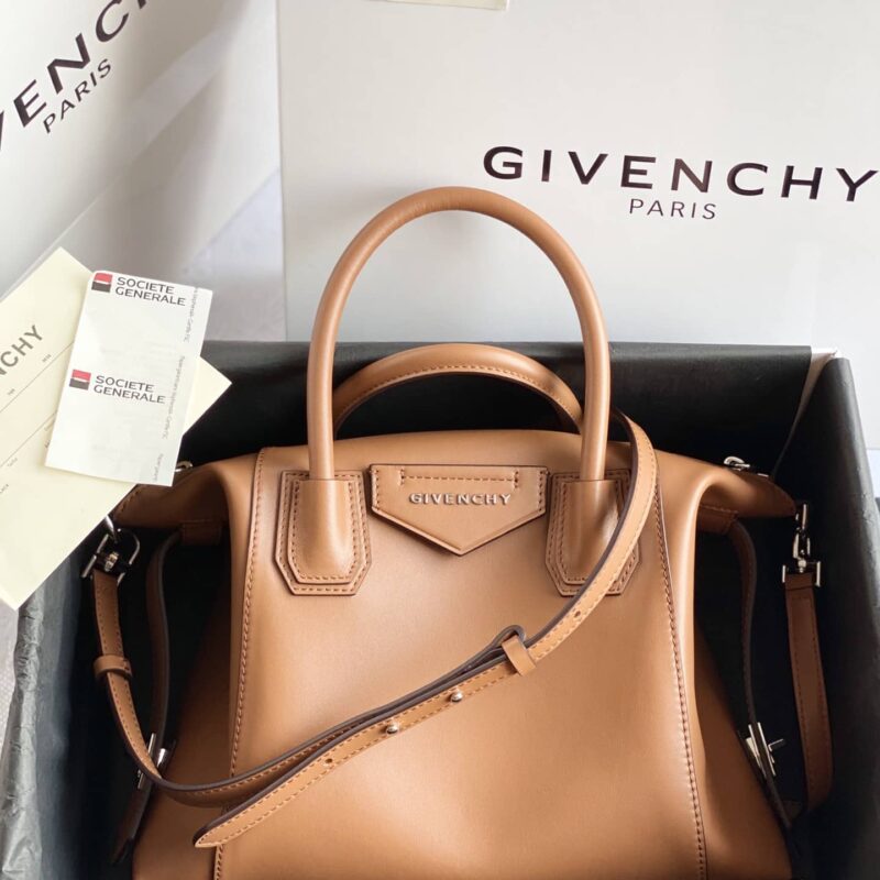 Givenchy纪梵希牛皮Antigona小号手提包0271