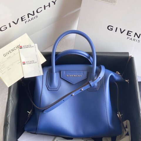 Givenchy纪梵希牛皮Antigona小号手提包0271