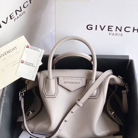 Givenchy纪梵希牛皮Antigona小号手提包0271