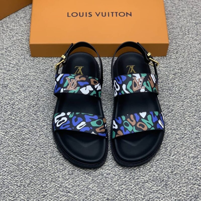 LV/路易威登 采用经典的PVC与黑色鞋底男士凉鞋