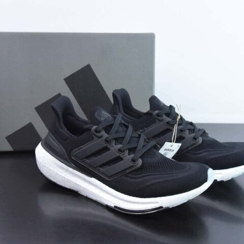 Adidas ULTRA BOOST LIGHT 缓震运动休闲轻便透气跑步鞋 货号:GY9351