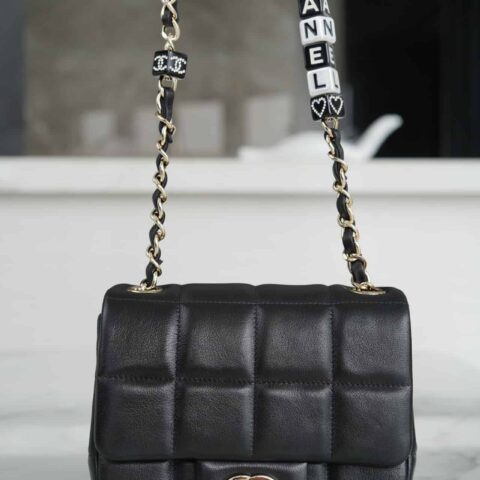 CHANEL 23𝑪早春度假系列 骰子方胖子 正品皮 AS3744黑色