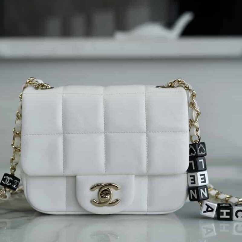CHANEL 23𝑪早春度假系列 骰子方胖子 正品皮 AS3744白色