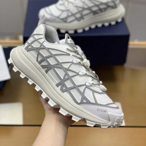 Dior迪奥 采用白色网眼织物精心制作新款男士B31运动休闲鞋
