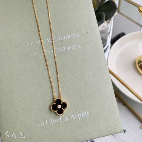 Van Cleef &Arpels 梵克雅宝四叶草项链