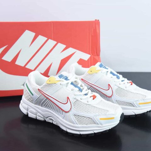 Zoom Vomero 5"520/Silver/Pink"佛莫罗5代系列经典复古休闲运动慢跑鞋“白红”货号:FN3446-111
